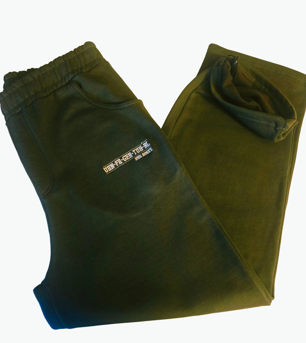 Quarter Zip Sweatsuit in Green with UHN-FR-GEH-TUH-BL logo